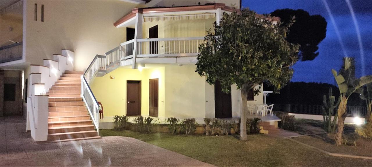 Appartamenti In Villa Polimnia Fontane Bianche Exterior photo